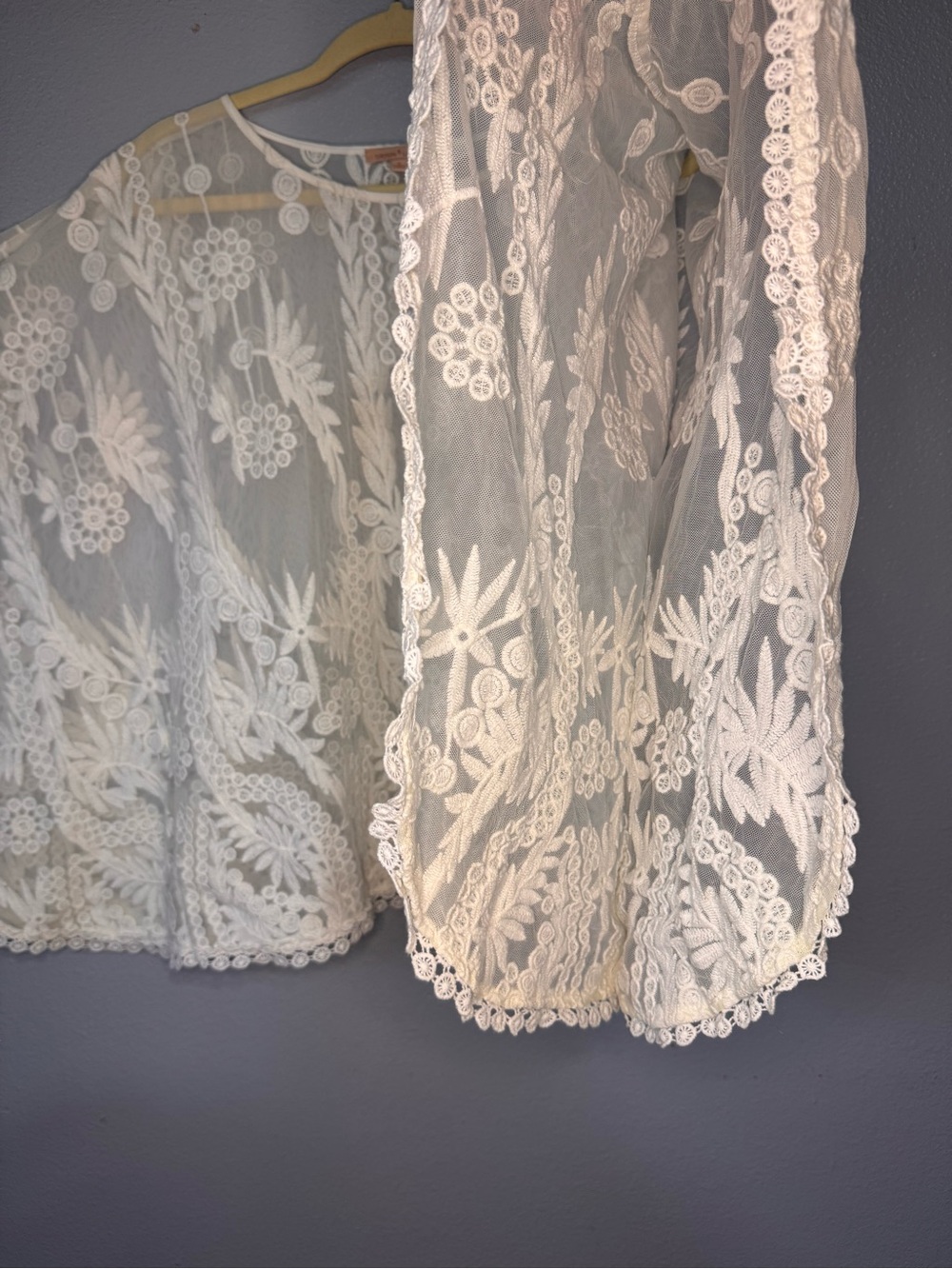 Gibson Latimer White Embroidered Lace Kimono Top Boho Sheer Flowy Cover Up Large - Picture 4 of 8